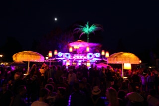 Elbhangfest Wohnzimmer Sektbar Straßenfest